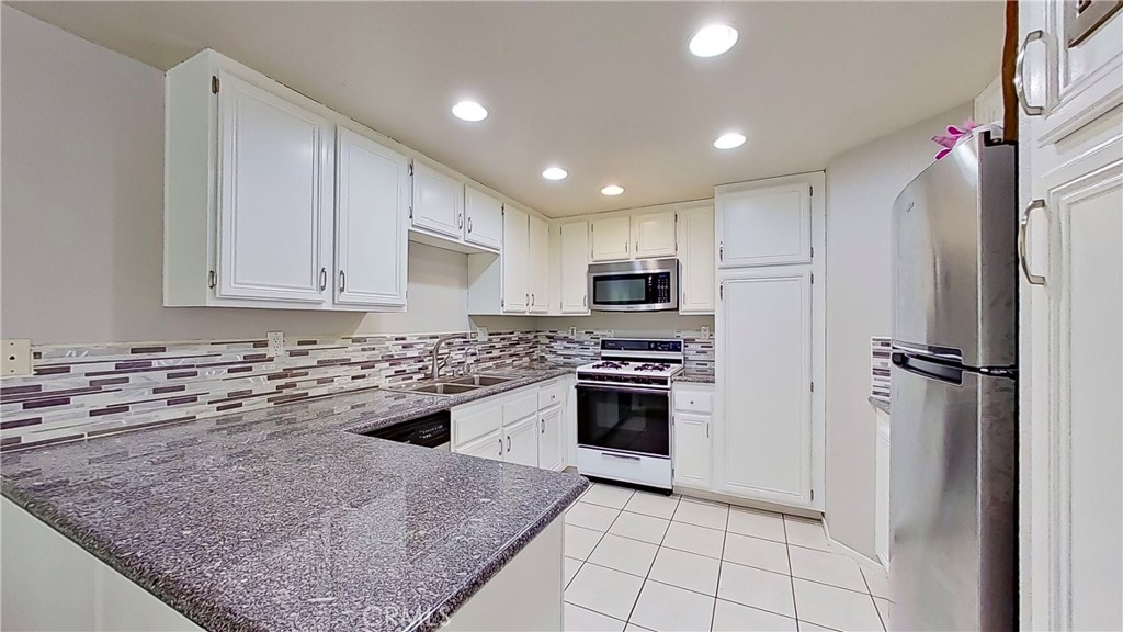 Photo 9 of 41 of 18824 Vista Del Canon D condo