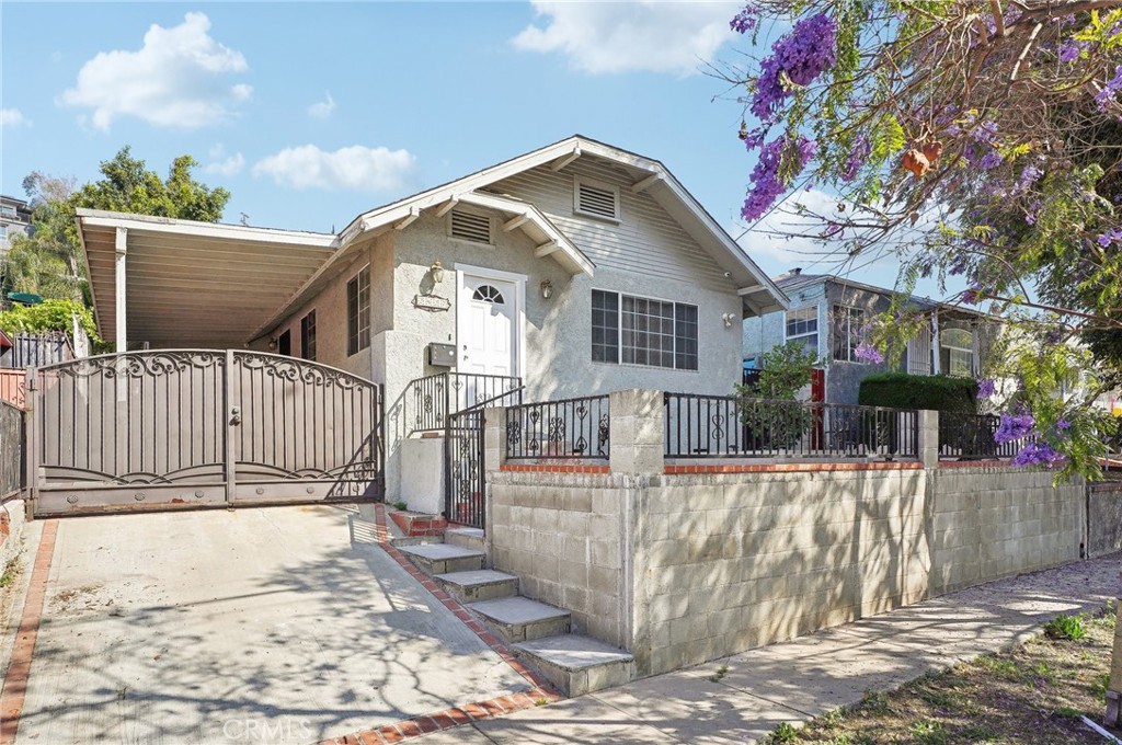 View Los Angeles, CA 90032 house