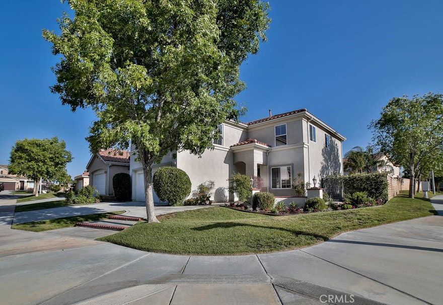 A stunning Halsey Hills home situated on a corner lot of a quiet culdesac. Walk into this freshly painted spacious open floor plan.  New carpet Upstairs and in the large family room. Dining area w/ Spacious kitchen has maple cabnits and a nice counter for eating. Guest bathroom, your own laundry room, garage has nice grey epoxy flooring. Upstairs 5 bedrooms 1 master w/attched bathroom sunken tub, seperate shower, walk in closet. There are 4 other bedrooms 1 large enough to call a 2nd master with lrg. walk in closet a full bath between the other nice size bedrooms. This home has Natural lighting through the home. Walk out back to a lrg yard newly landscaped and big enough for a pool or entertaining. Patio is cemented which flows around both sides of the side yard. HURRY OVER THIS HOME WILL NOT LAST LONG, Its Turn-Key and waitng for YOU!