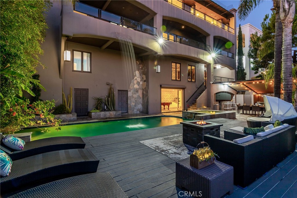 7218 Mulholland Drive