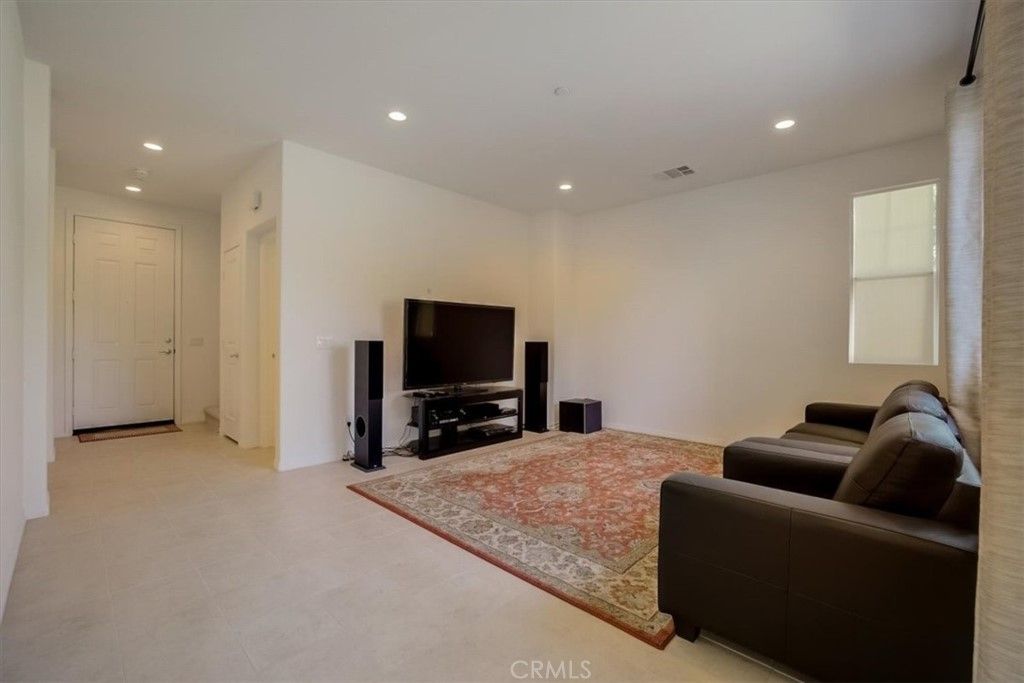 listing image 130727707945512262867