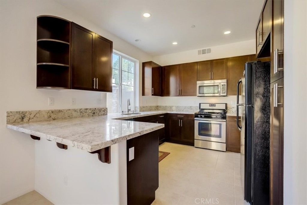 listing image 130728876833882950914