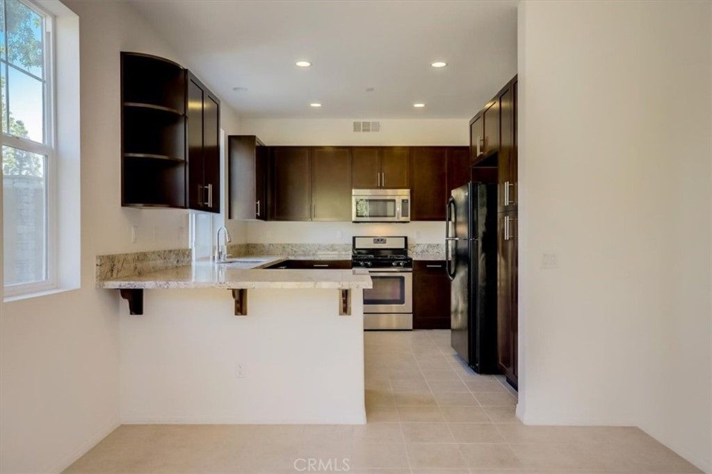 listing image 130726628444278050325