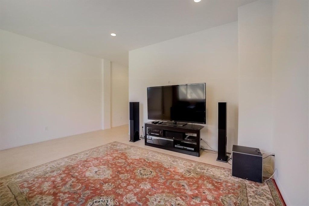 listing image 130728800896947983262