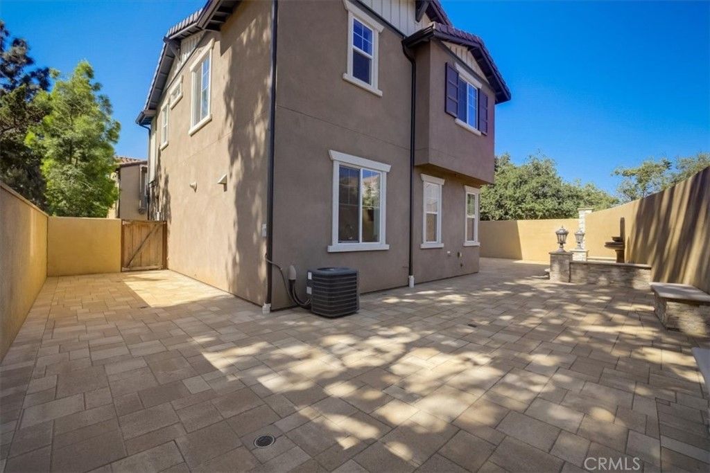 listing image 130723606878051968989