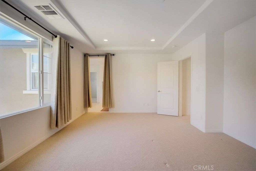 listing image 130726685589989740618