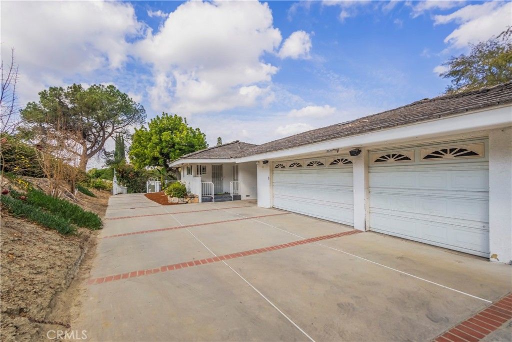 listing image 44