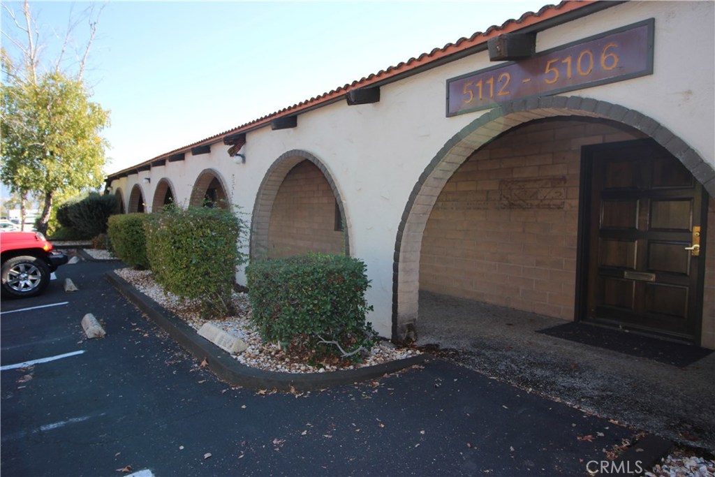 Multi-tenant medical office complex ideally located in the heart of Lakeport's medical community, adjacent to Sutter Lakeside Hospital and other professional offices. Suites include private entrances, private offices, exam rooms, lobby, waiting room, restrooms, and a reception area. Abundant on-site parking. Monument signage available. Spaces available from 500sf to 6,350sf. Rental rates $1.00/sf/mo to $1.50/sf/mo. FREE RENT and TI ALLOWANCE AVAILABLE.