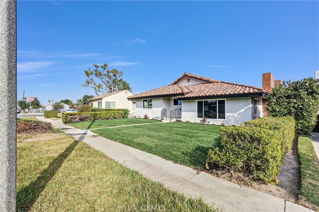 1716 N Grandee Avenue