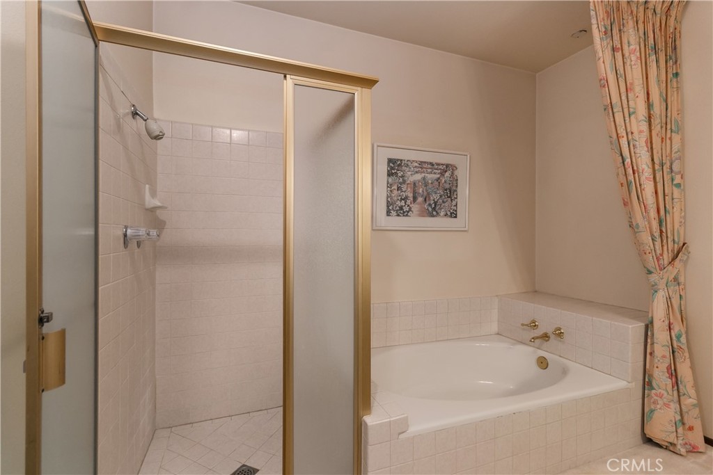Photo 17 of 22 of 4707 Willis Avenue 205 condo