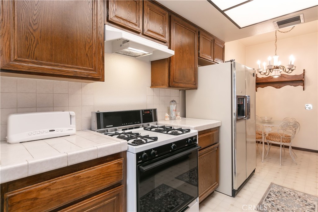 Photo 12 of 22 of 4707 Willis Avenue 205 condo