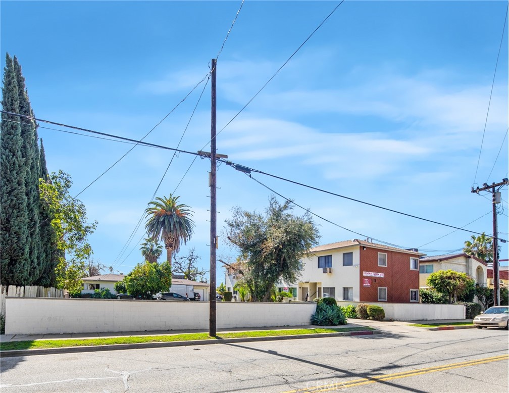 Properties 1 302 E Broadway Street