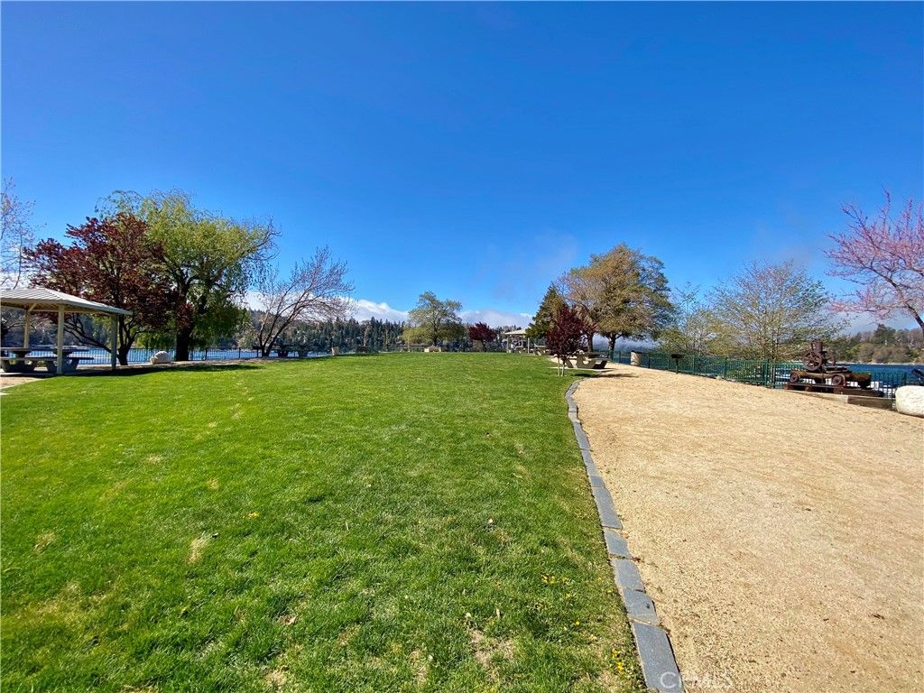 listing image 130728252265498498814