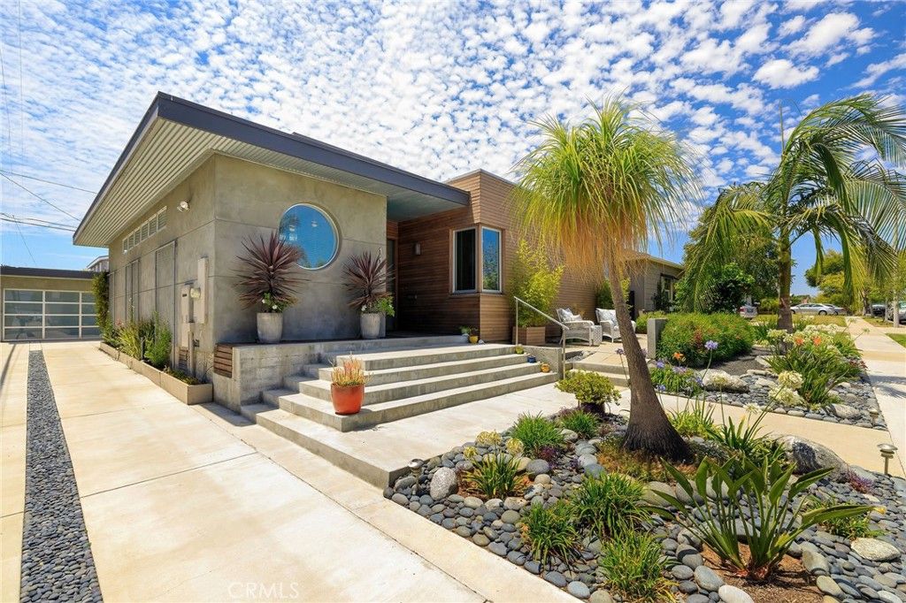 listing image 130722518696601761800