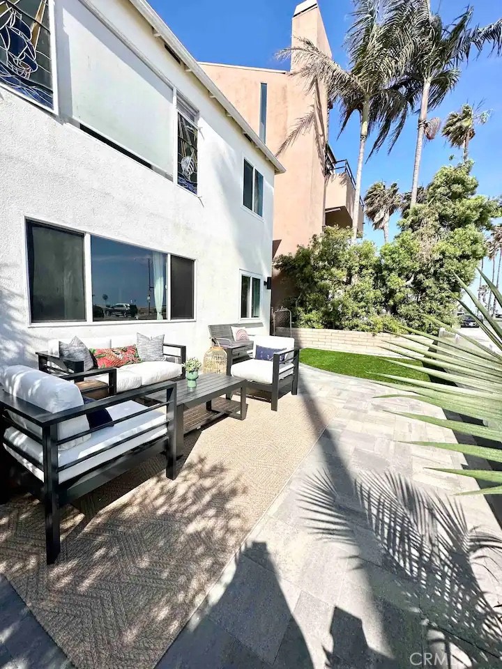5267 E Ocean Boulevard 1