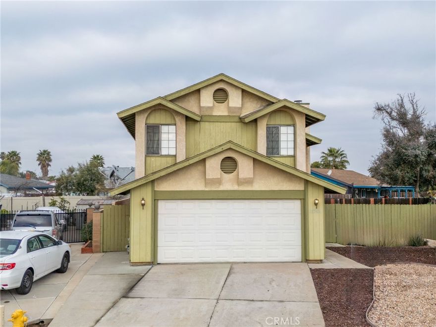 MOVE IN READY!  Welcome to this delightful, 3 bedrooms, 2.5 bath home tucked away in a quiet cul-de-sac.  In close proximity to local amenities.  Open floor plan, high ceilings, and an abundance of natural light.  Cozy fireplace.  Fresh paint and updated flooring throughout.  Interior laundry room in downstairs bathroom.  Large lot provides potential for future expansion or customization.  Don't miss out on ths incredible opportunity to make this your new home sweet home!