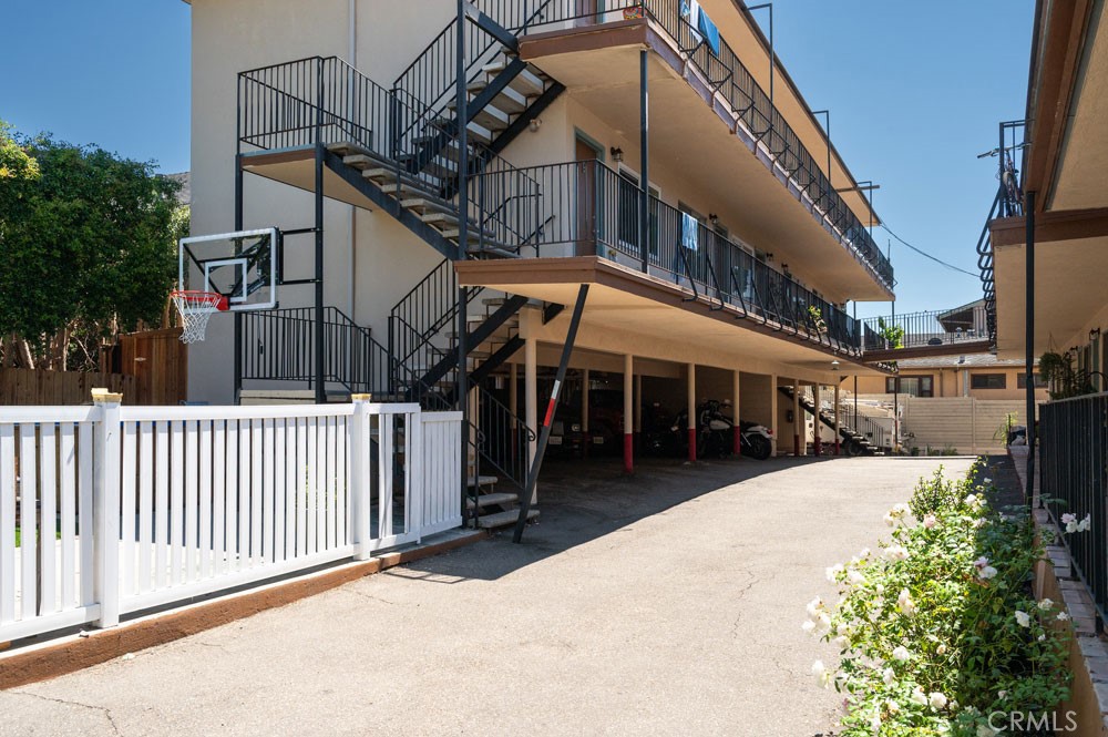 Santa Barbara: Other (80) - Residential Income