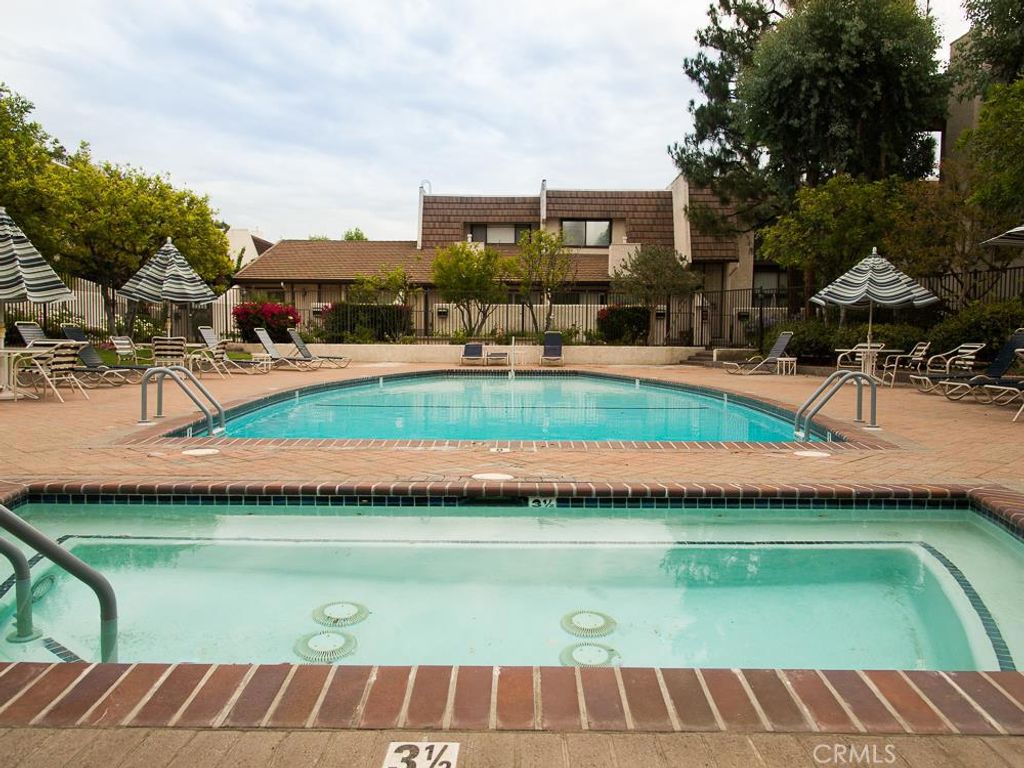 listing image 130727676071954697609