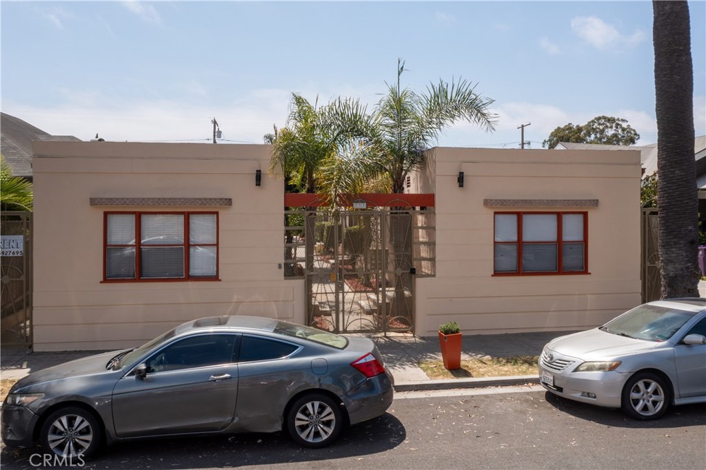 733 Daisy Avenue
