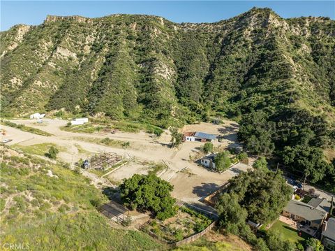 A home in Castaic