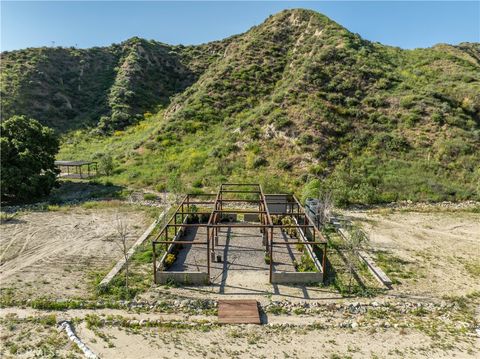 A home in Castaic