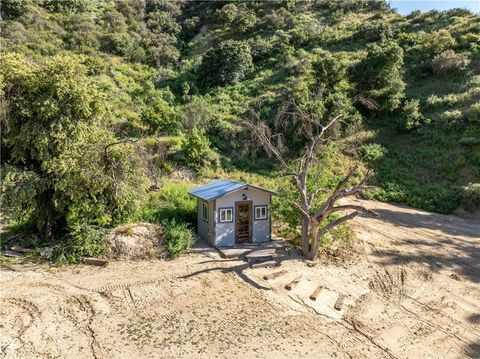 A home in Castaic