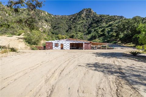 A home in Castaic