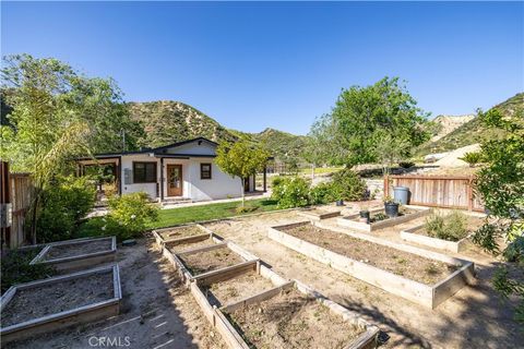 A home in Castaic