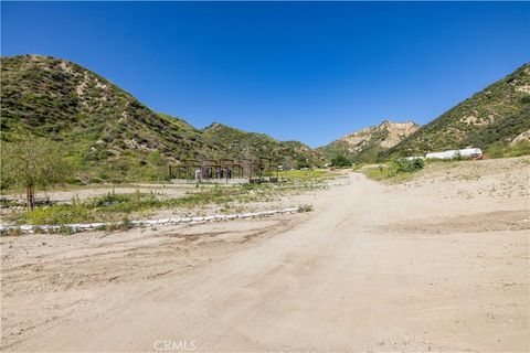 A home in Castaic