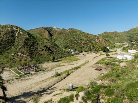 A home in Castaic