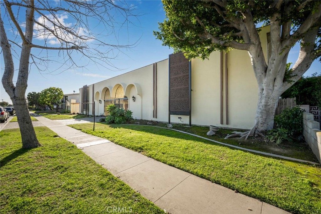 4342 Green Avenue