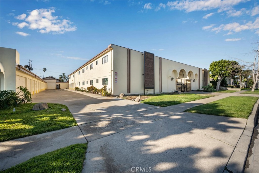 4342 Green Avenue