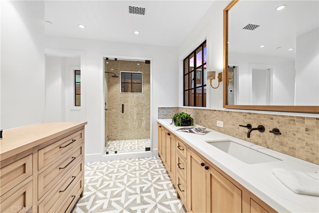 Bayside Drive Custom (BSCH) - Residential