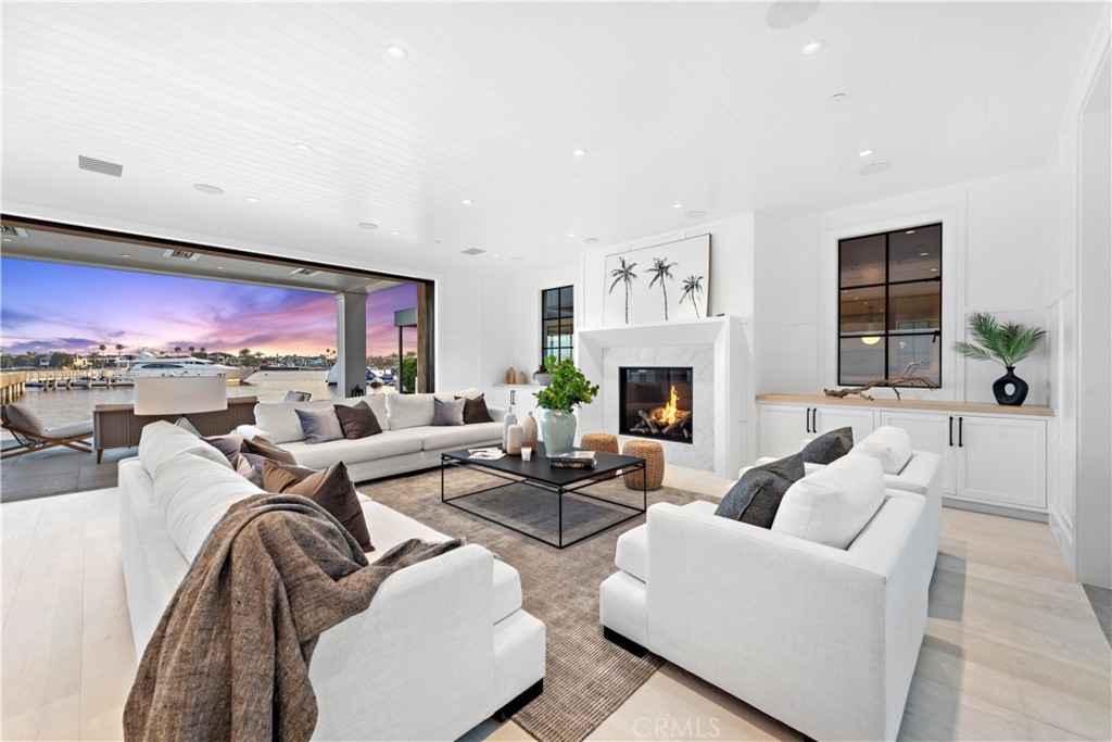 Bayside Drive Custom (BSCH) - Residential