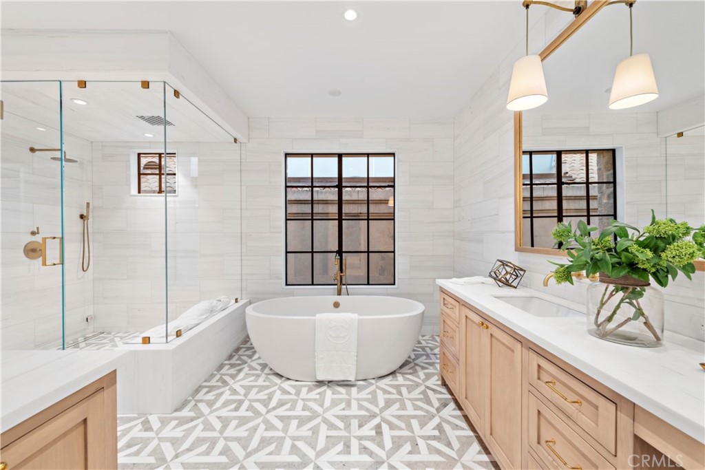 Bayside Drive Custom (BSCH) - Residential