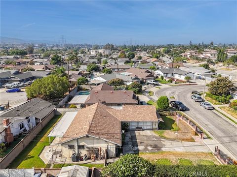 A home in El Monte