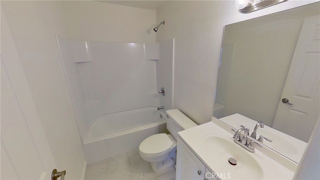 listing image 130725766111706399311