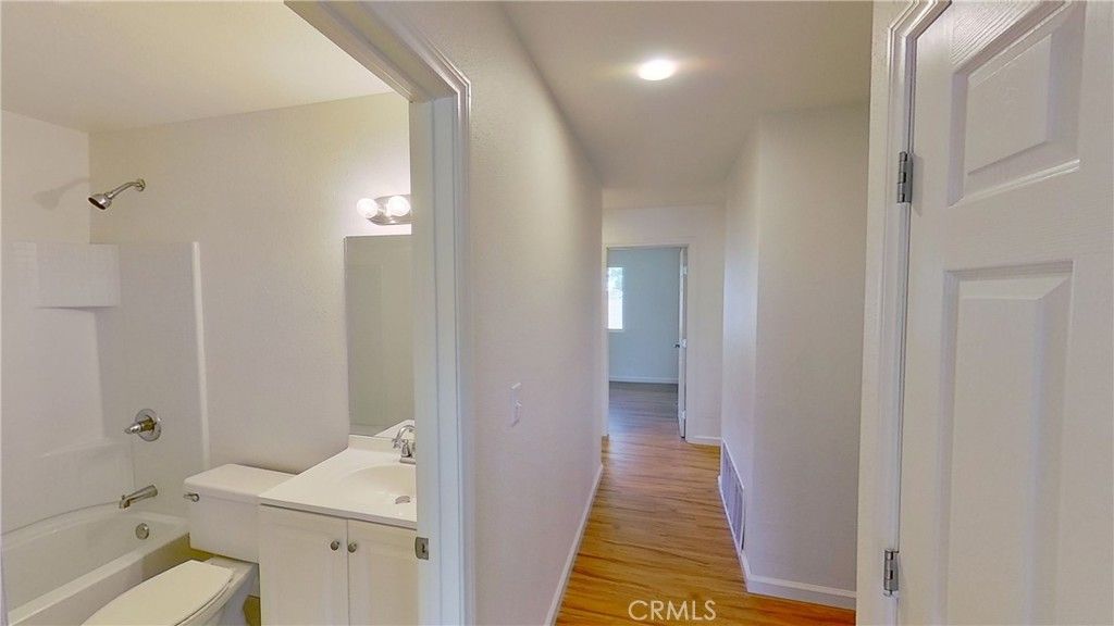 listing image 130720054660504615383