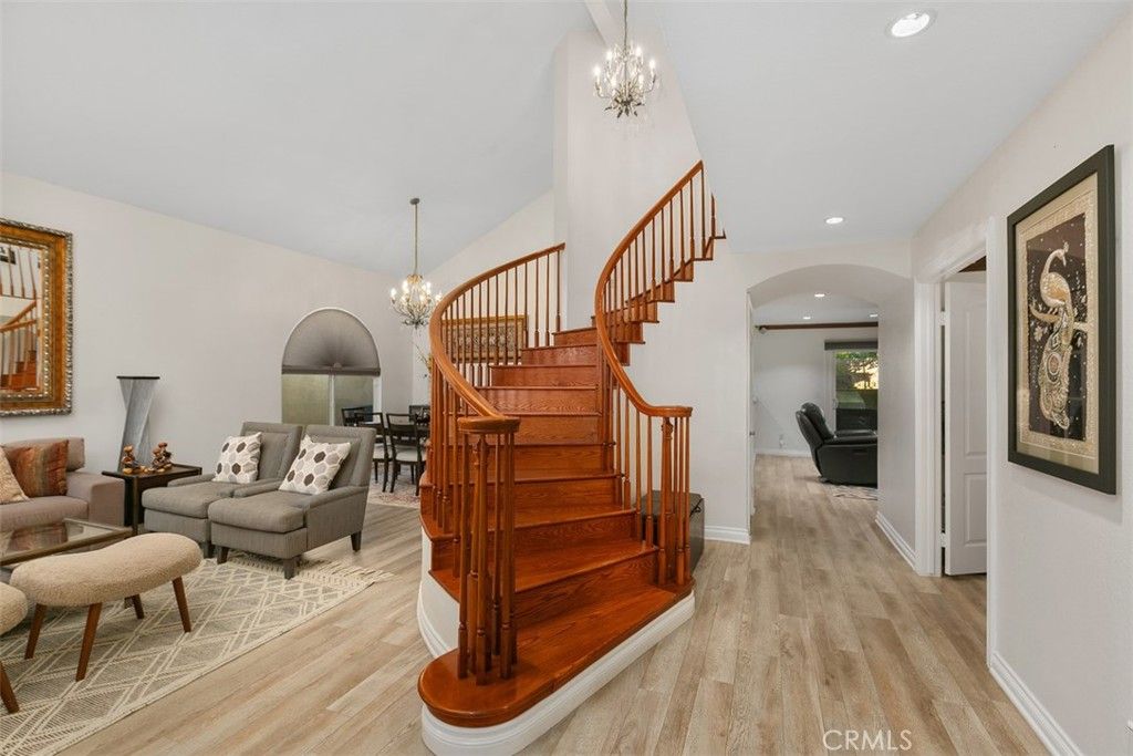 listing image 0