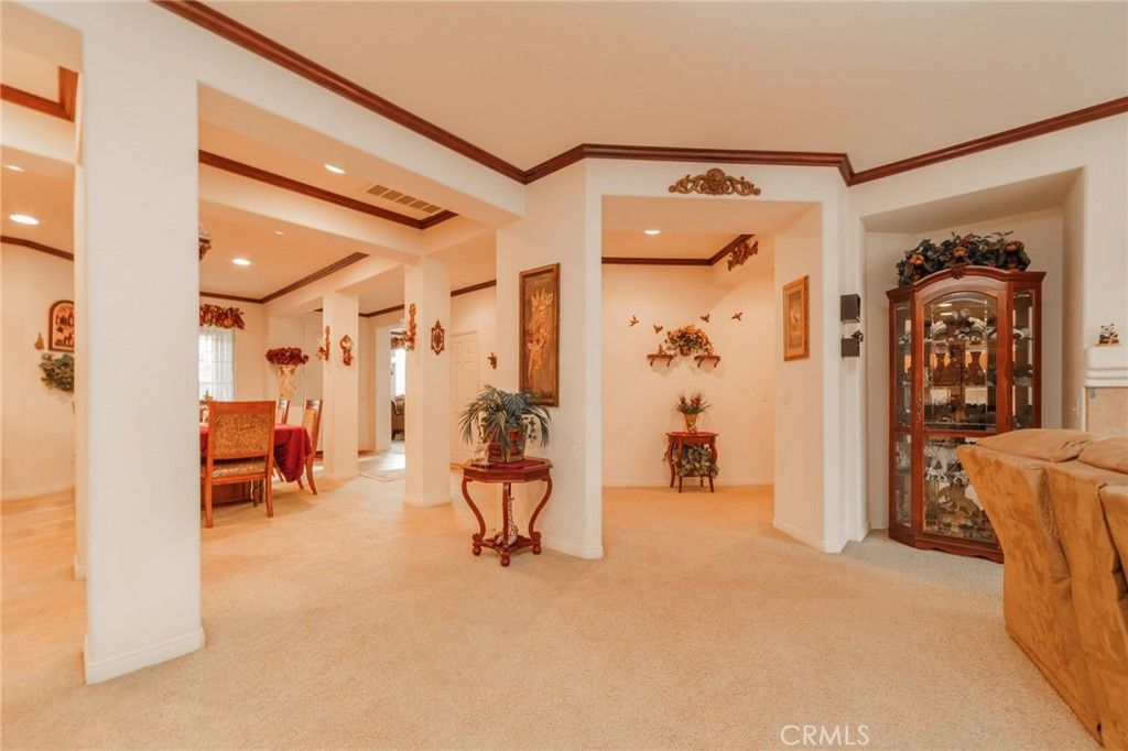 listing image 130729393317256988305