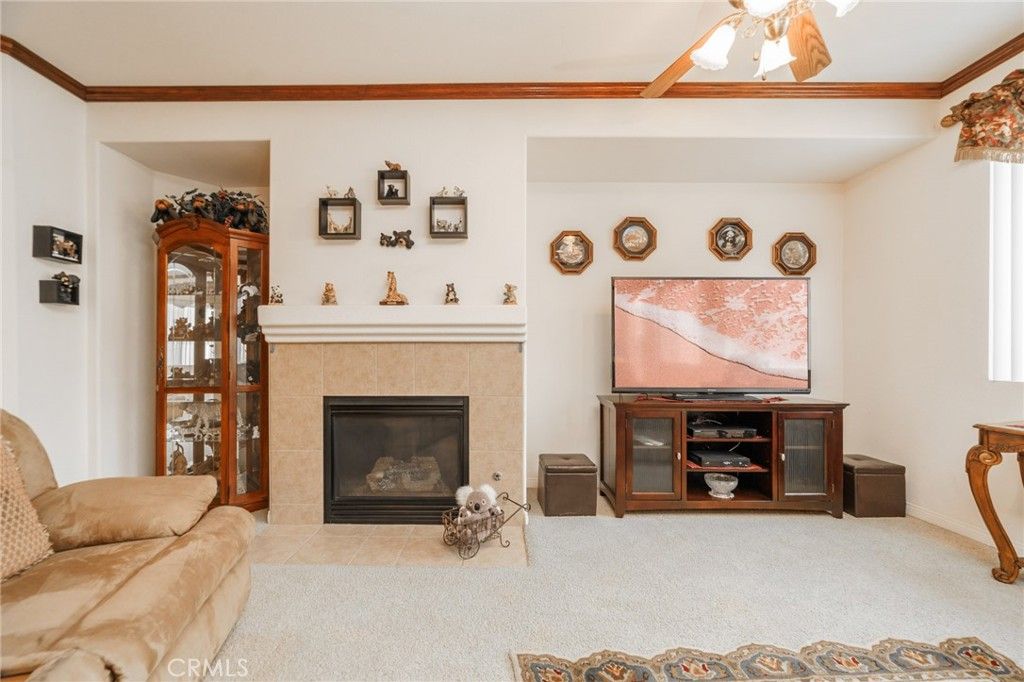 listing image 130722845049600322171