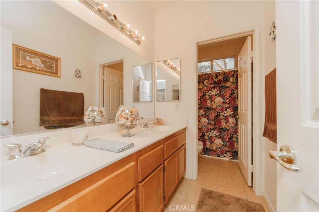 listing image 130726443881036946518