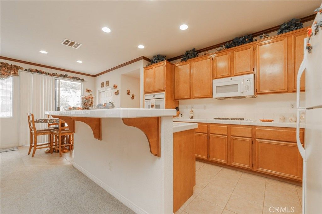 listing image 130728037768422914940