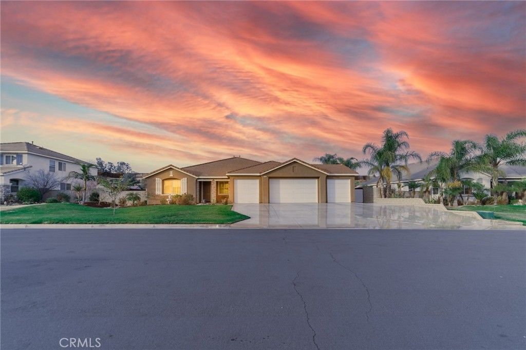 listing image 130725837319129712937
