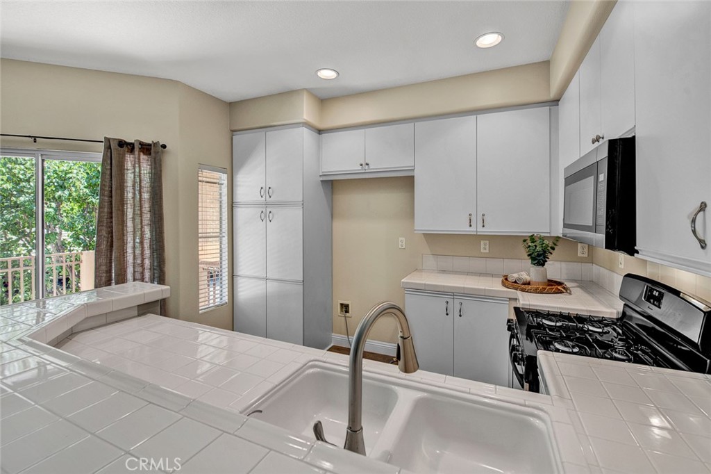 Summit Court (SMCT) - Residential Lease