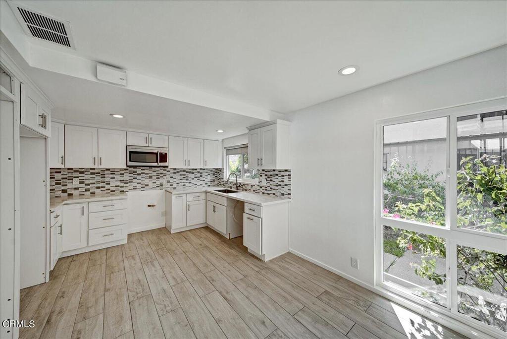 Photo 12 of 28 of 149 S Casuda Canyon Drive B townhome