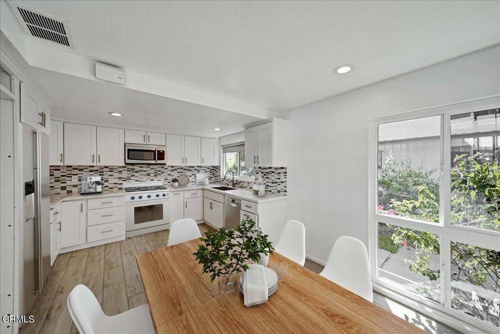 Photo 9 of 28 of 149 S Casuda Canyon Drive B townhome