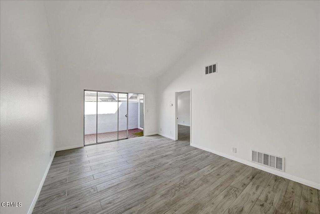 Photo 3 of 28 of 149 S Casuda Canyon Drive B townhome