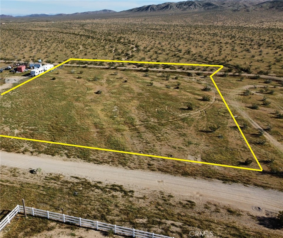 This 1.47 AC Beautiful Flat Buildable Lot, In highly sought after Helendale CA. Developing area Between Silver lakes and Barstow. Far enough out of town for the quite and secluded life the High Desert has to offer, with a short commute into town for all you daily necessities. Utilities electric are nearby and accessible. Beautiful desert and mountain views to enjoy.