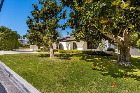 A home in North Tustin